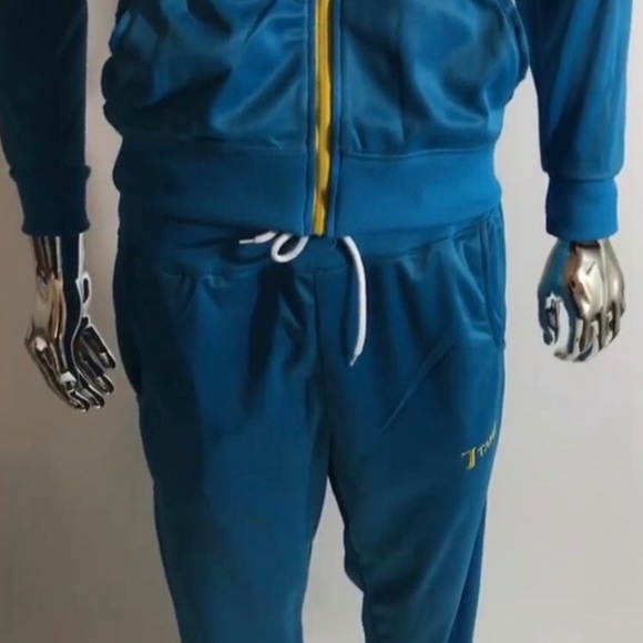 Tracksuit - Picture 3 of 4
